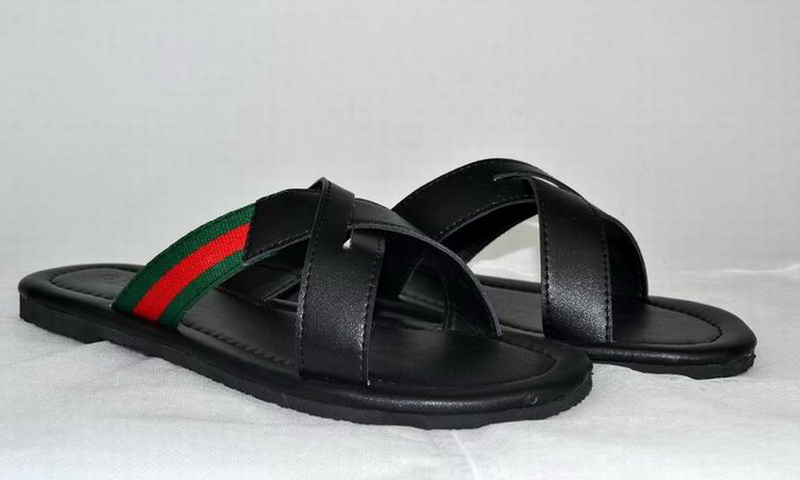 Gucci Slippers Woman--010